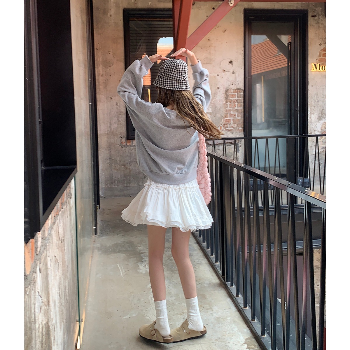 甘見え年齢軽減ウエストゴムショートスカート2024秋韓国風万能着痩せスカート