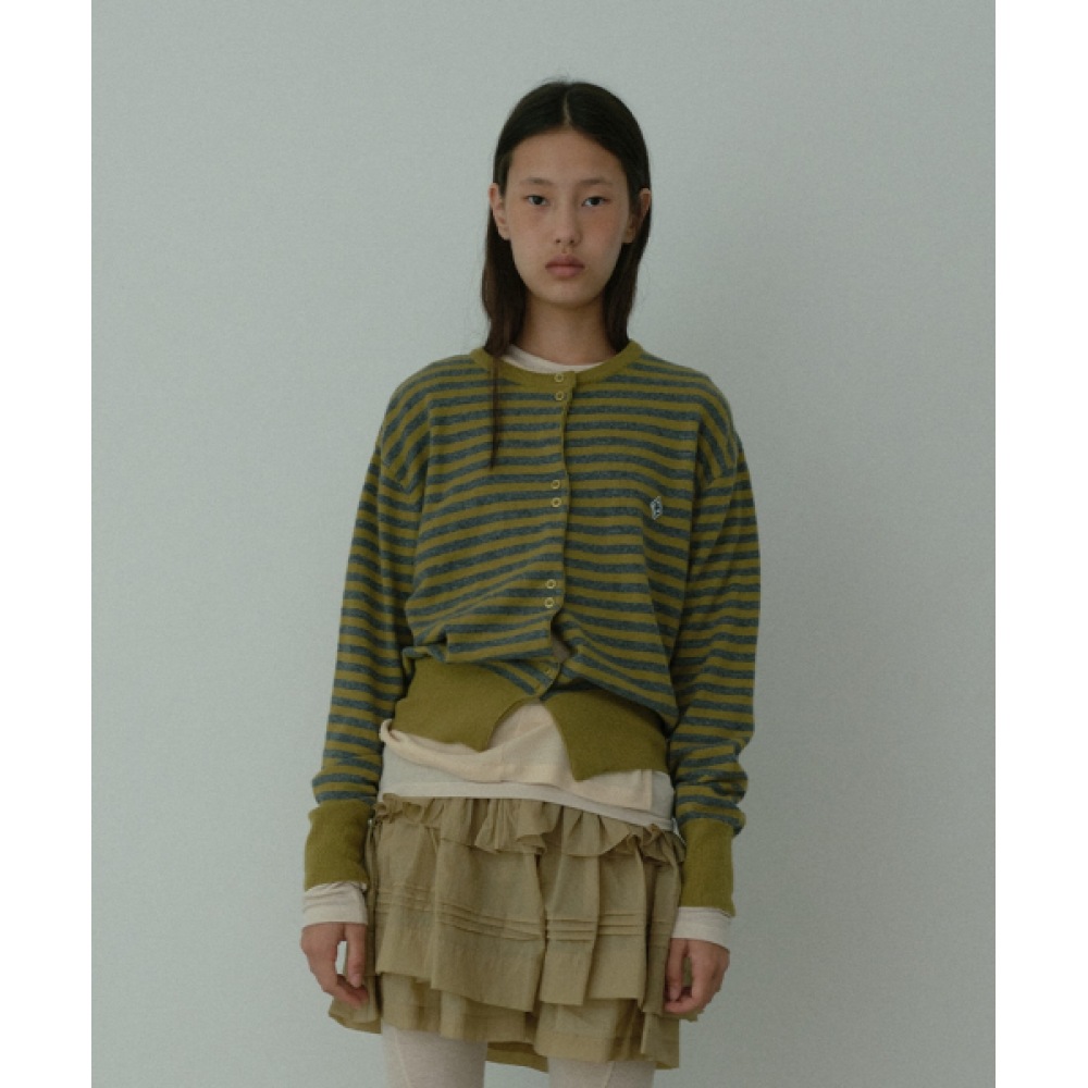 カシミアウールボタンカーディガン _ ゴールドグリーン