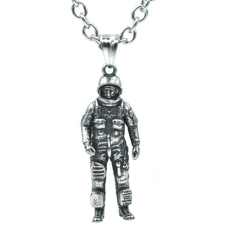 宇宙飛行士ステンレスネックレス（50cmのチェーン付き）首飾り アクセサリー 3D 立体 ロケット 遊泳 服 人気 リアル ユニーク 男性 女性 プレゼント 彼氏 父の日 stt00-00-0729