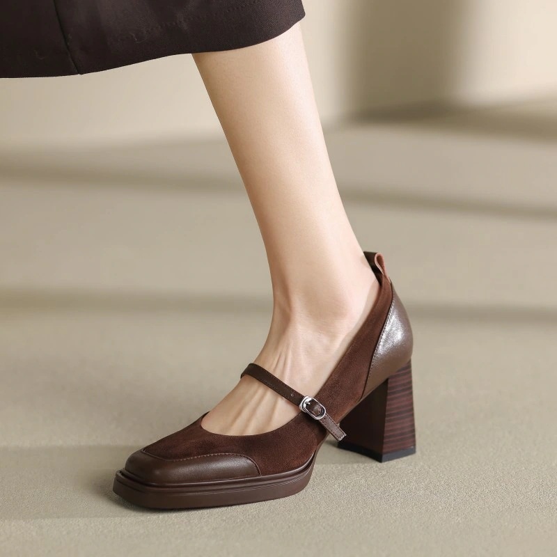 パンプス 太いヒール＆細いヒール ローヒール パンプス 美脚 靴 痛くない 疲れない 通勤靴 レディースパンプス サンダル シューズ ローヒール 走れるパンプス準備したいレイングッズ