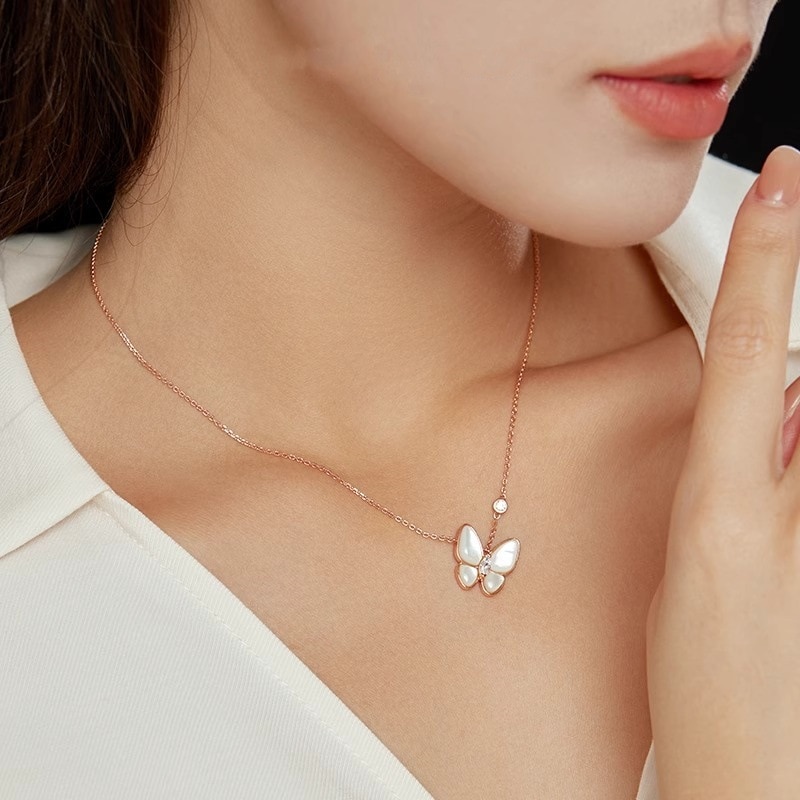 S925 シルバー バタフライペンダントネックレス 天然シェル 上質な雰囲気 コーデに合わせやすい レディース インスタイル チョーカー