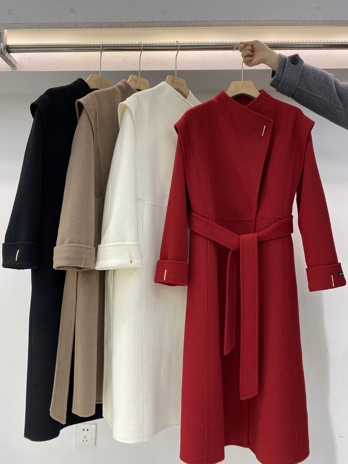 に着たい新型ウールリバーシブル風外着厚感ロングコート