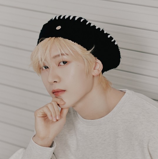 [RMTCRW x ゼロベースワン] BOUCLE STITCH BERET 帽子