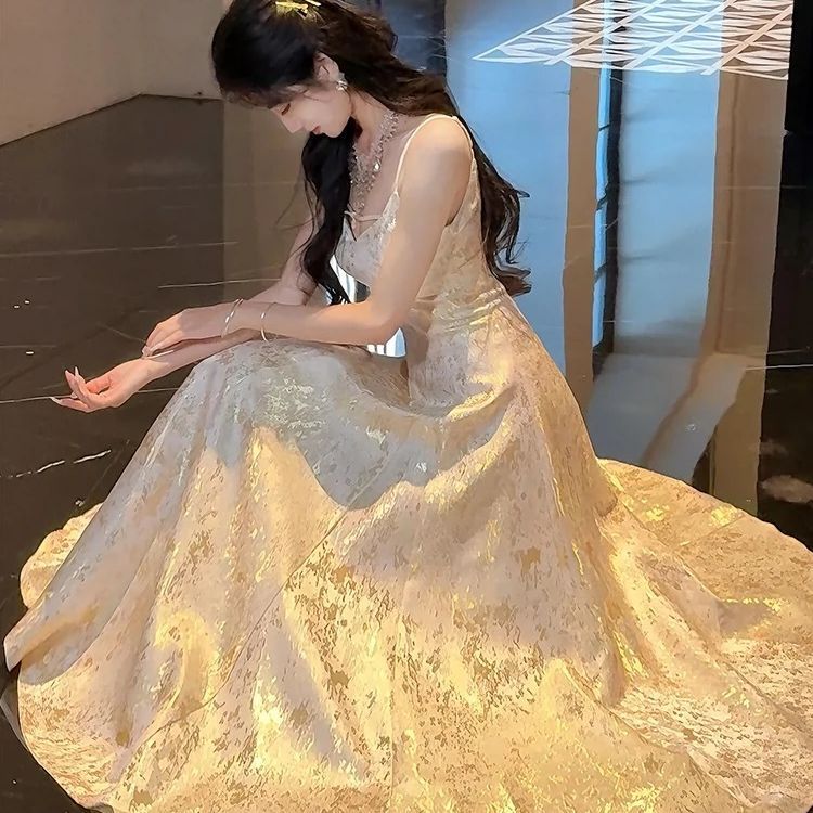 ストラップワンピースレディース高级感法名媛ドレス蓬蓬姫スカート息绝美诞生日スカート