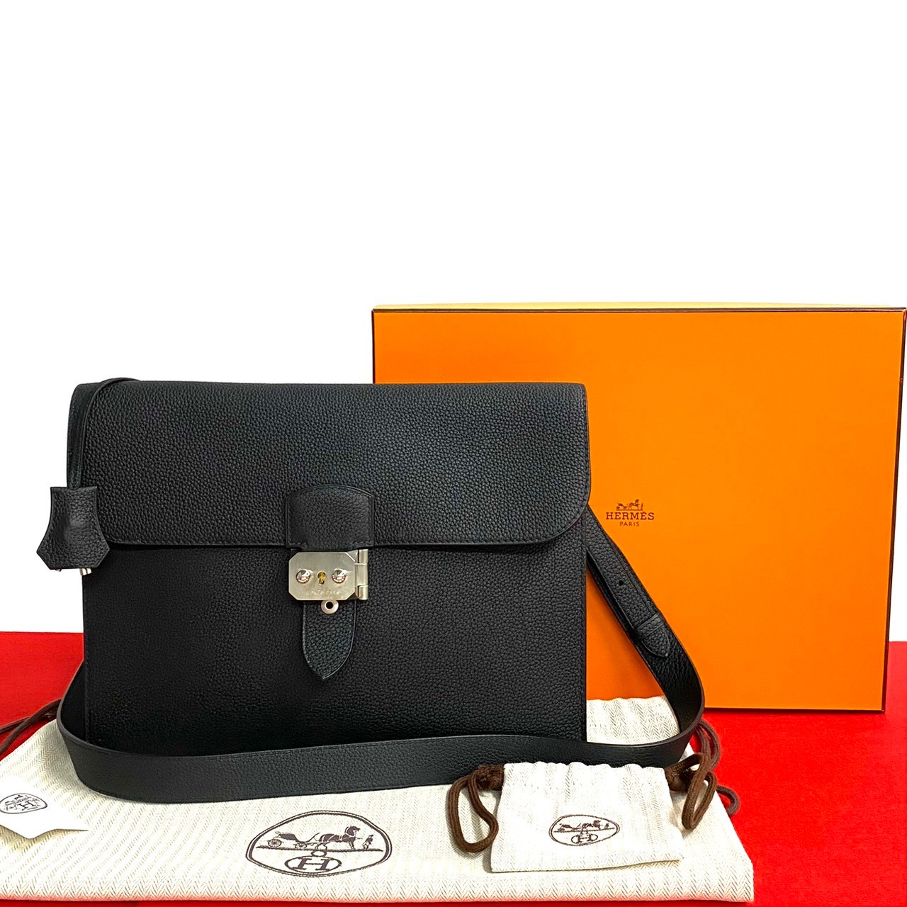 サック アデペッシュ29ショルダーバッグ トリヨンクレマンス ブラック 38155 408,920円