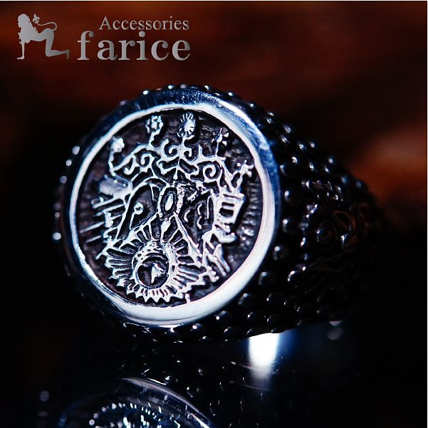 ロイヤルキングダムエンブレム(紋章)3ポイント彫り シルバースタッドボール(銀の玉)装飾 ブラックカラー燻し仕上げ 裏面十字型透かし彫り ヨーロピアンデザイン シルバー925 メンズリング