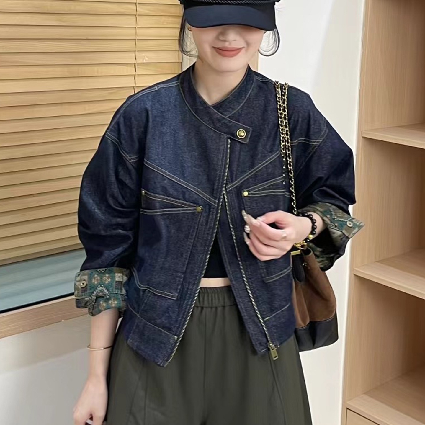 女性のためのレトロなスタンドアップカラージッパーデニムショートジャケット2025の緩い齢を減らす多用途カジュアルジャケットトップ