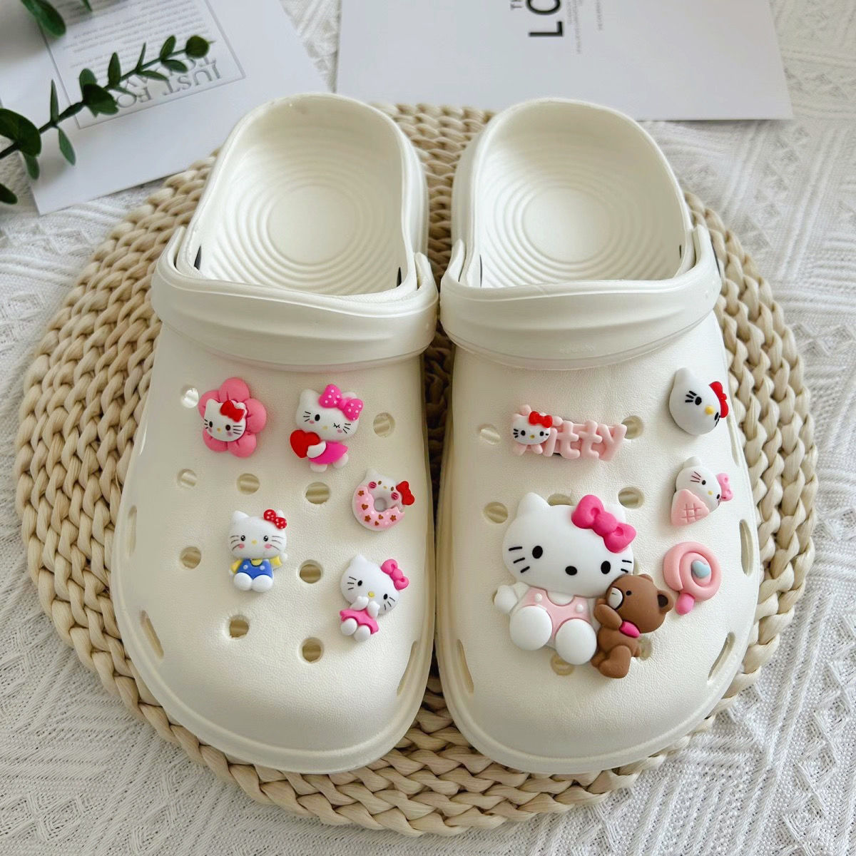 【10点セット】ハローキティジビッツ 猫穴靴靴バックルアクセサリー子供靴花靴紐バックル取り外し可能な立体装飾バックル取り外し可能な立体装飾551