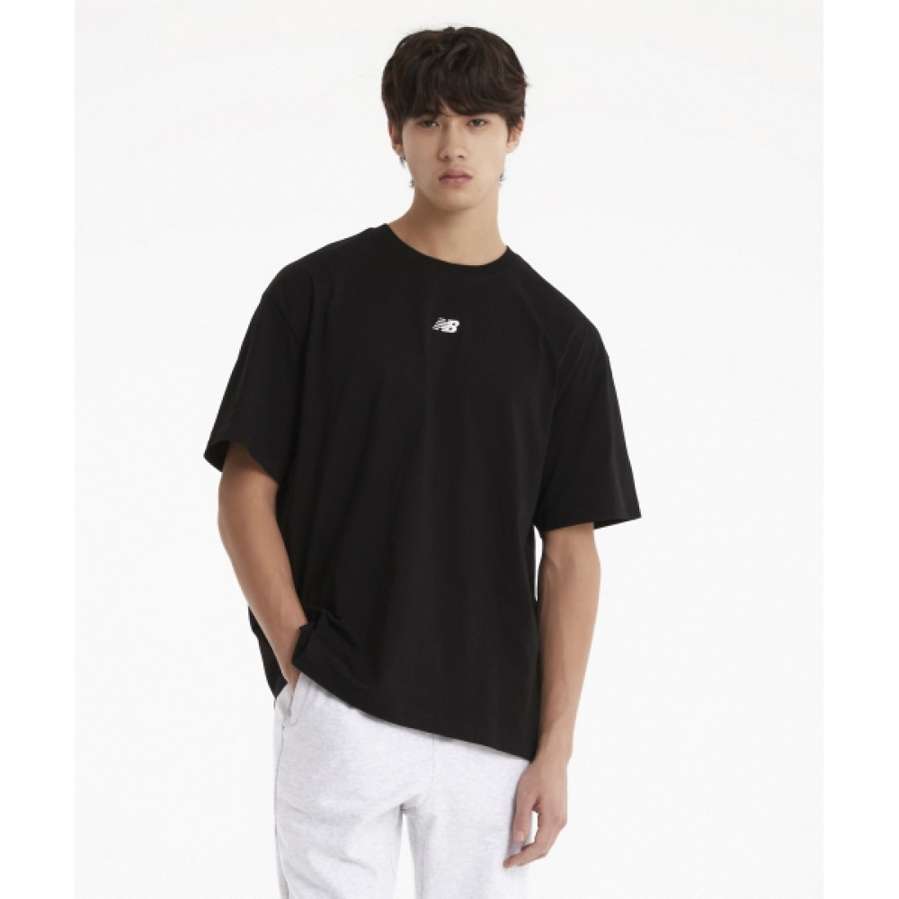 ニューバランス NBNEF21413/UNI エッセンシャルセンターロゴショートスリーブ Tシャツ (ブラック)
