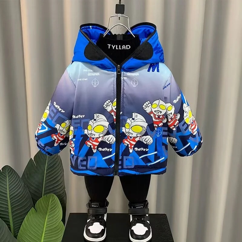 新しい ウルトラマンの男児の綿服とベルベットのコート冬にダウンの綿服を厚くする赤ちゃんの冬服の潮