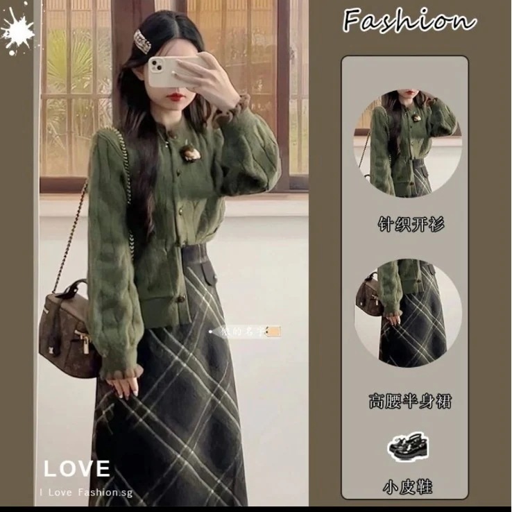 ハイエンドのカスタマイズ-深い冬服はティースタイルのフレンチキキョウの優しいスタイルのグリーンカーディガンスカートの女性用ツーピーススーツの完全なセットと組み合わせられています