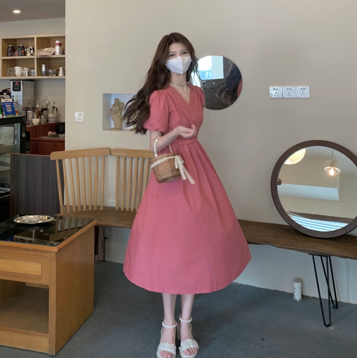 ワンピース デート 膝丈 ひざ丈 ミモレ ミモレ丈 袖あり 半袖 Vネック かわいい 大人可愛い きれいめ シンプル カジュアル 大人 上品 おしゃれ お洒落 主役級 存在感 夏 10代 20代