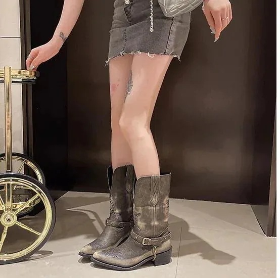 韓国 5cm ヒール ベルト付き ロングブーツ 靴 美脚 脚長 色っぽ風 女っぽローヒールカジュアルフェイクきれいめ 大人っぽ 上品 ウエスタンブーツ PUエコゆったり フェミニン