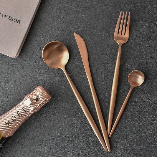スタイリッシュカトラリー4点セット 激安大特価 ブロンズ スプーン フォーク セット おしゃれ ナイフ Vdsa