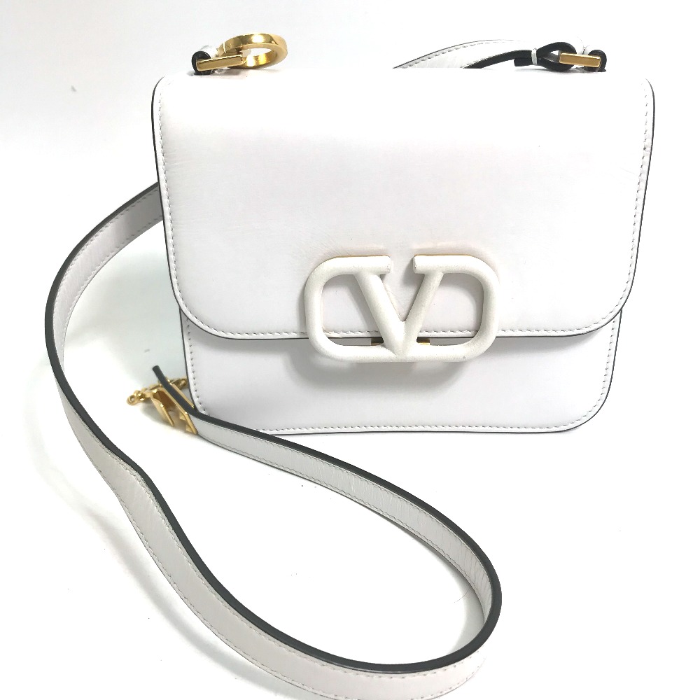 Valentino Garavani ヴァレンティノ・ガラヴァーニ ショルダーバッグ Vスリング チェーン 斜め掛け ポシェット レザー ホワイト