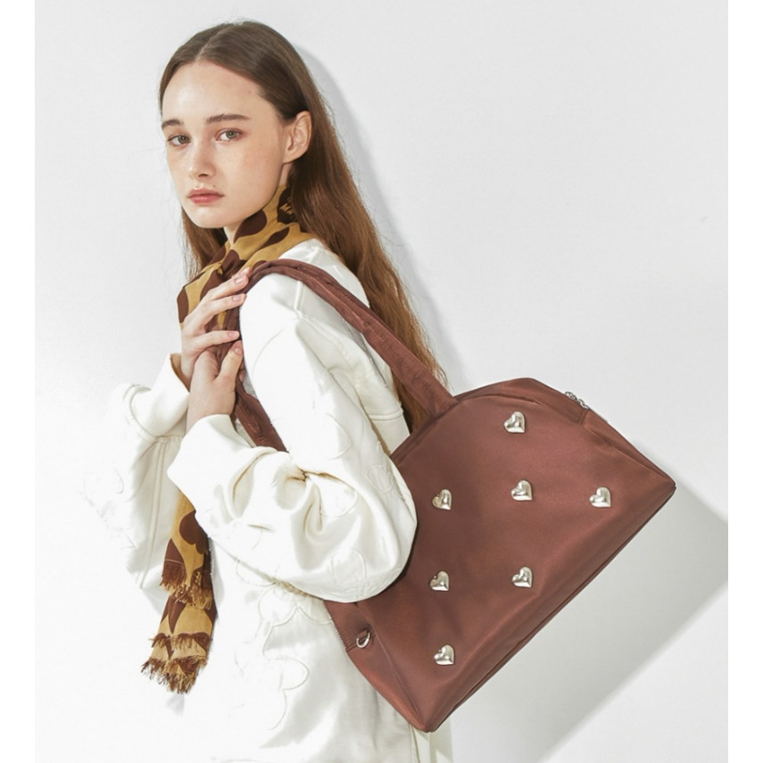 「韓国人気」Silver Heart Studs Brown Half Moon Big Bag ブラウン ハートスタッズビッグバッグ