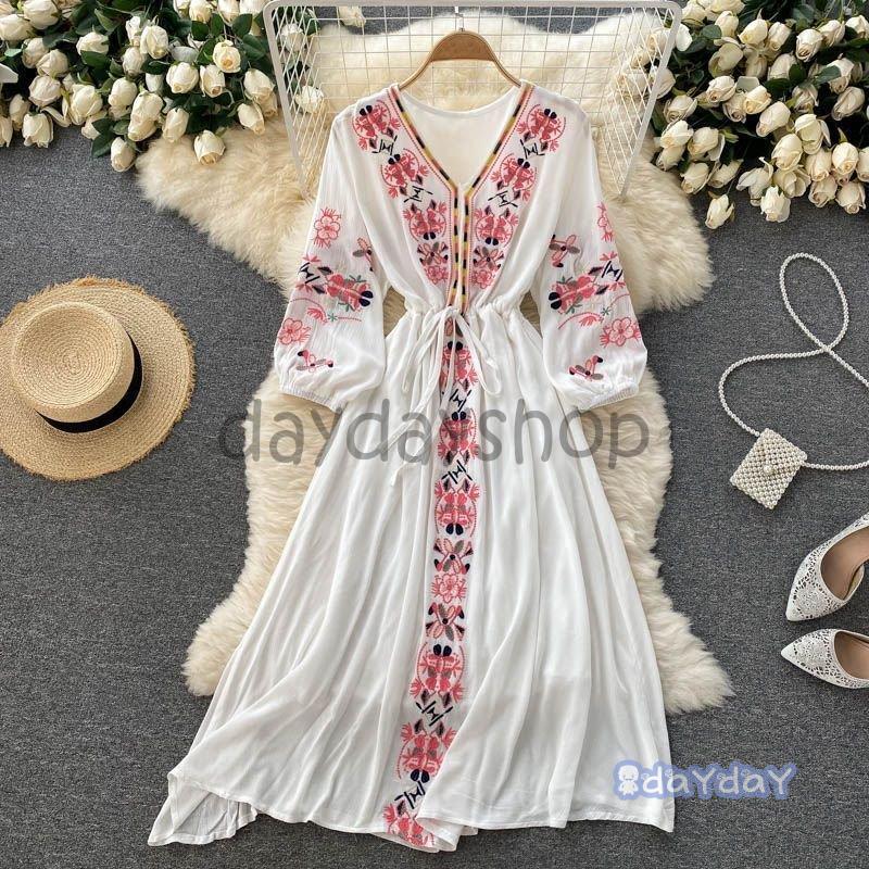 ワンピース Vネック ウエスト紐 ホワイト 刺繍 エスニックスタイル 学校行事 休日スタイル カジュアルウェア 女子旅 お出かけ 大人カジュアル