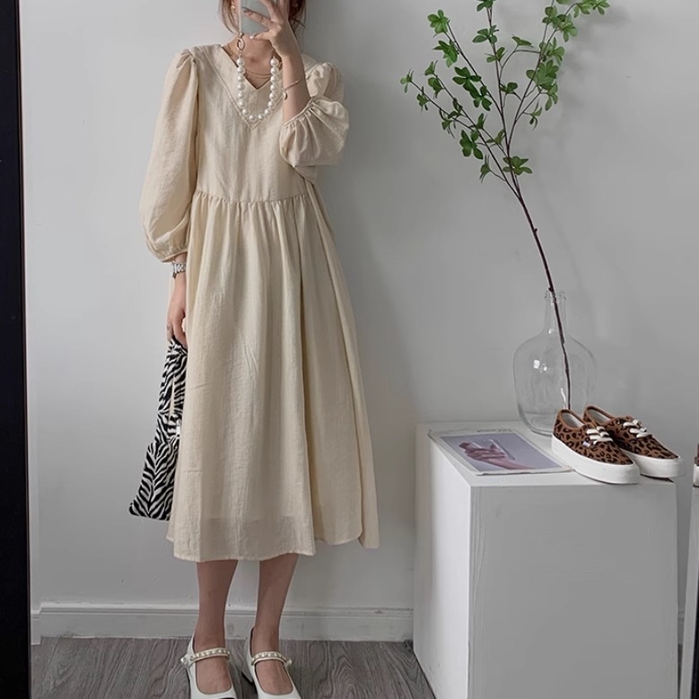 レディース ワンピース プルオーバー ドレス ロングスカート ミモレ 長袖 パフスリーブ Vネック 襟なし ノーカラー ワイド Aライン 伸縮性 薄手 かわいい 大人可愛い きれいめ シンプル