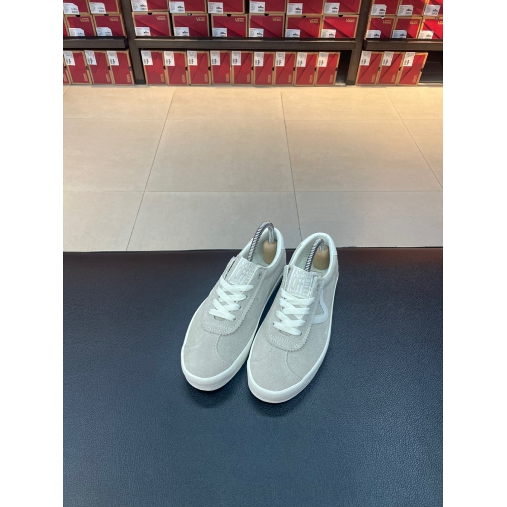 バンズ (男女兼用) スポーツロースニーカー (フレンチオーク/マシュマロ) (VN000CQRDBV)