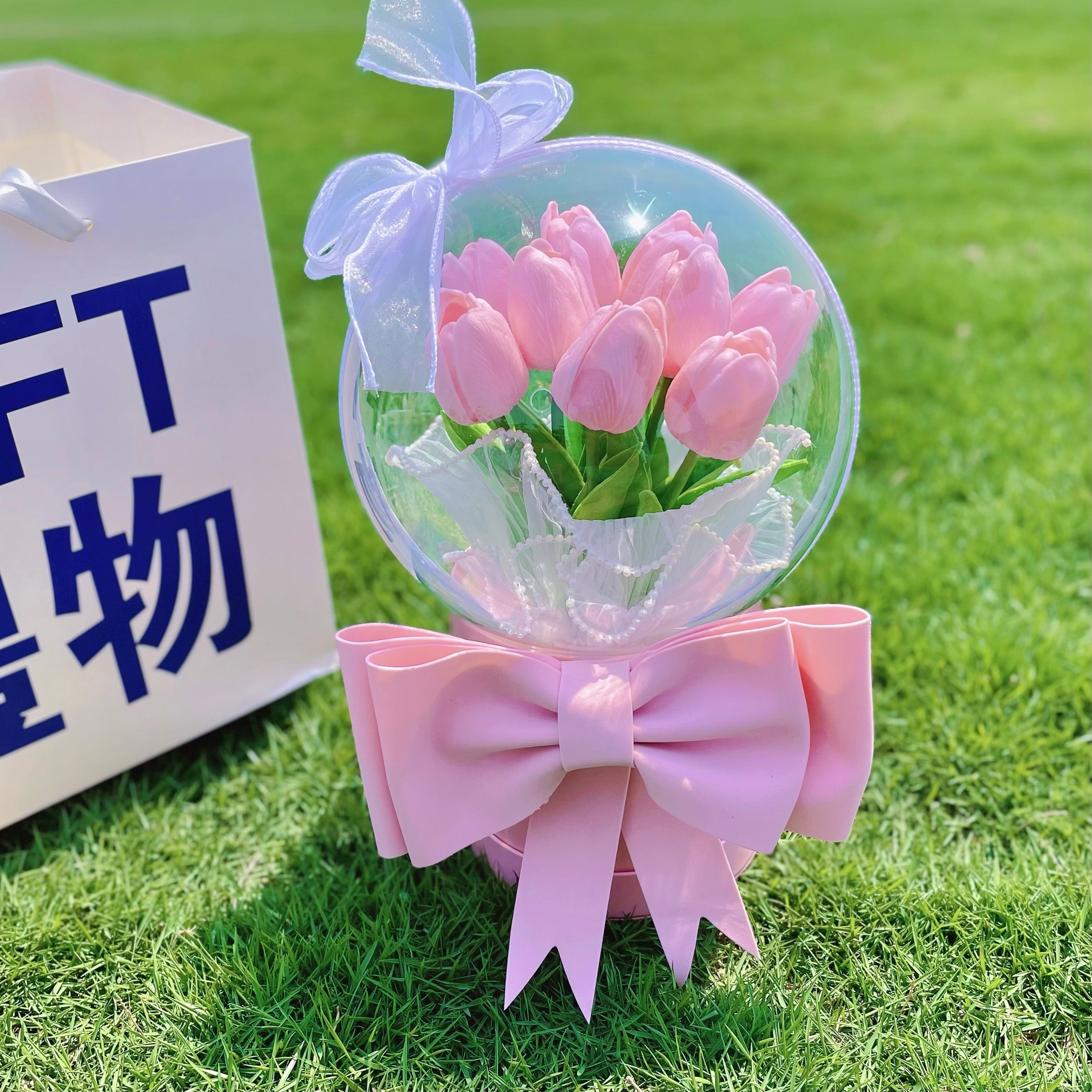 永遠の花のチューリップ ハグ バケツのガール フレンドと親友への誕生日プレゼント ネットレッドのドライ ブーケ バレンタインデー ギフト