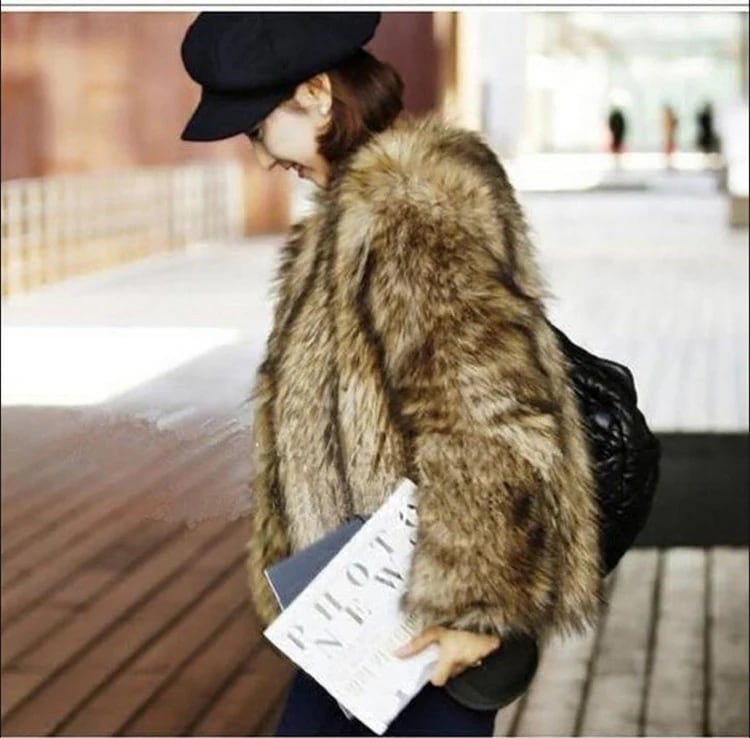 ラインを美しく演出 ラウンドネック レディース フォックス フェイクファー 短いスタイル スリム 大きいサイズ オシャレ ファー