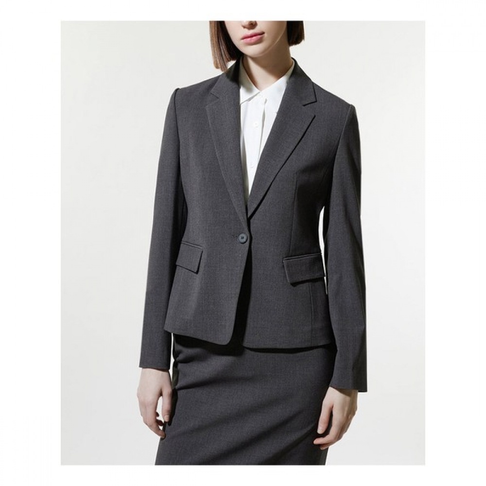 [リスト] クラシックワンボタンセットアップジャケット (価格:258,000ウォン)