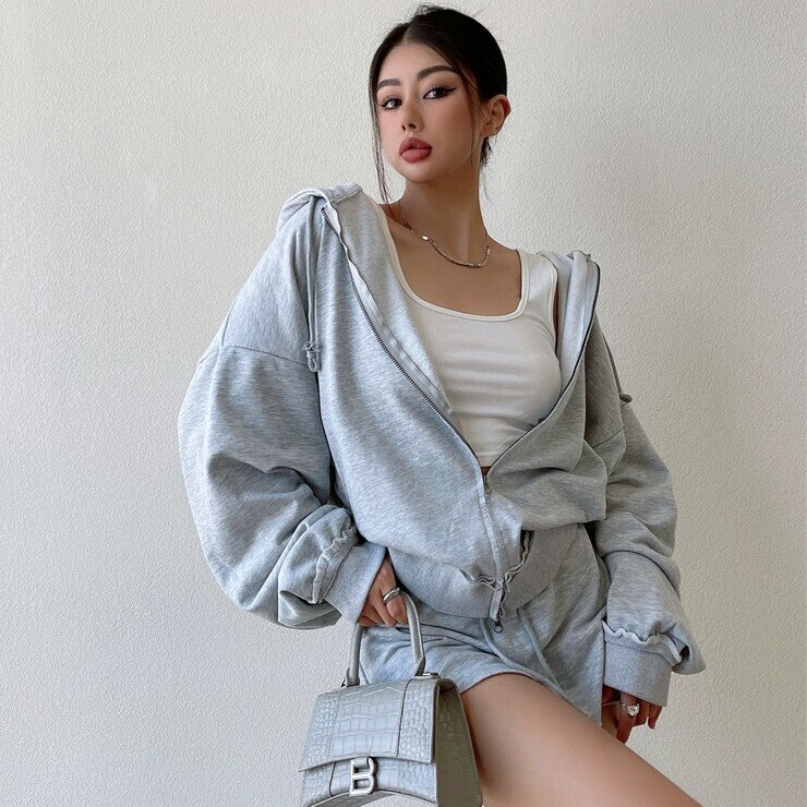 アウター レディース パーカー ショート ショート丈 袖あり 長袖 Vネック フード フード付き ファスナー 前開き かわいい 可愛い 大人 大人可愛い 大人女子 おしゃれ お洒落 ルーズ クール