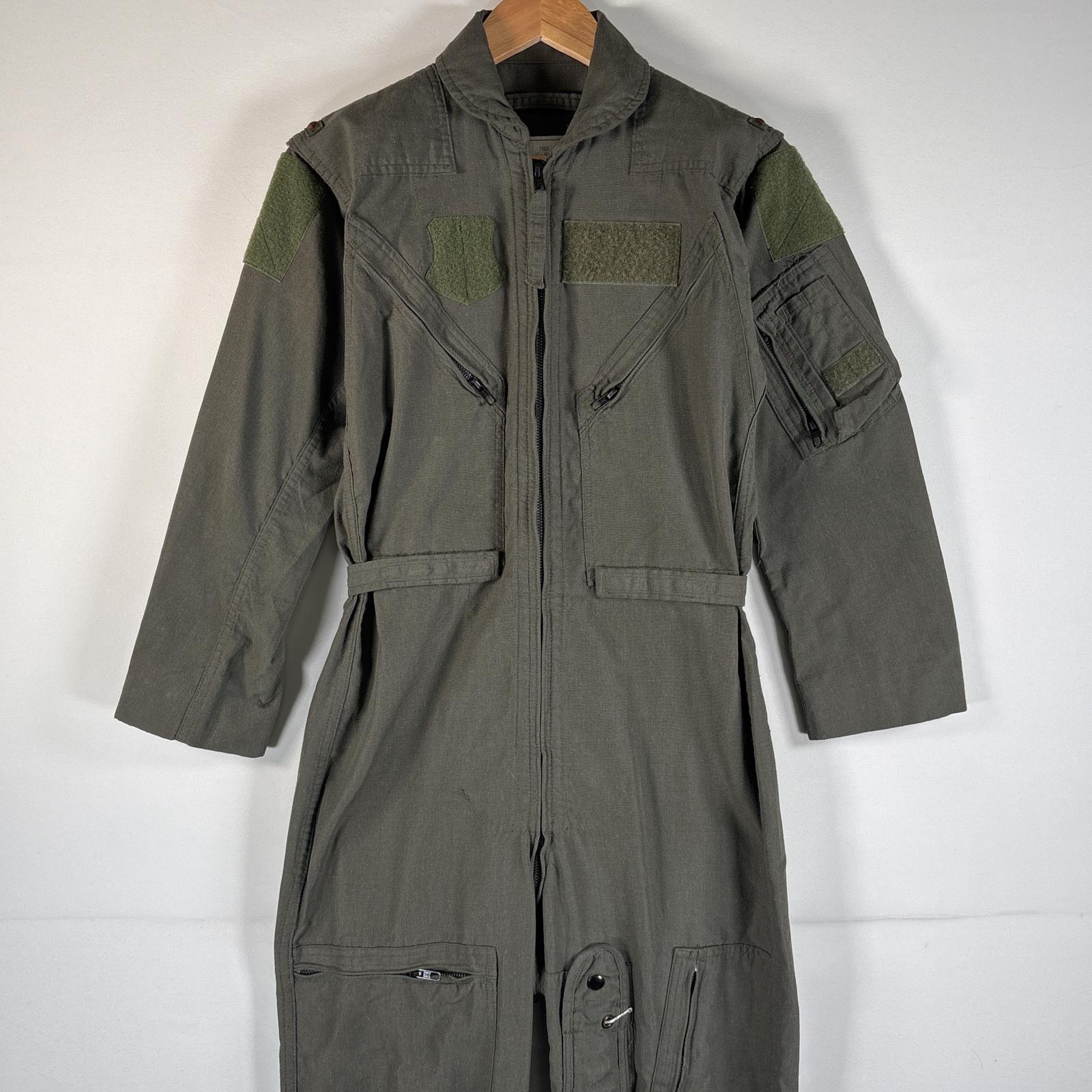 古着 ミリタリー 長袖つなぎ オールインワン ワーク 作業着 米軍実物 CWU27P ジャンプスーツ 34 オリーブグリーン系 メンズ