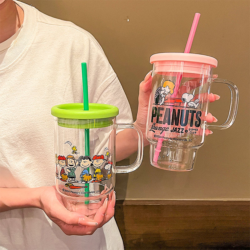 スヌーピー水カップ2024新型女性ガラスカップ家庭用水を飲む高颜値大容量ストローカップは高温に強い
