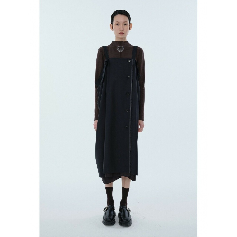レッドコードネックタイノースリーブワンピース RQDAA24593BKX