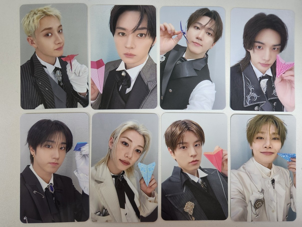 [ON HAND] STRAYKIDS SKZOO Everywhere All Around The World MERCH EVENT ONLINE PHOTO CARD OT8 SET