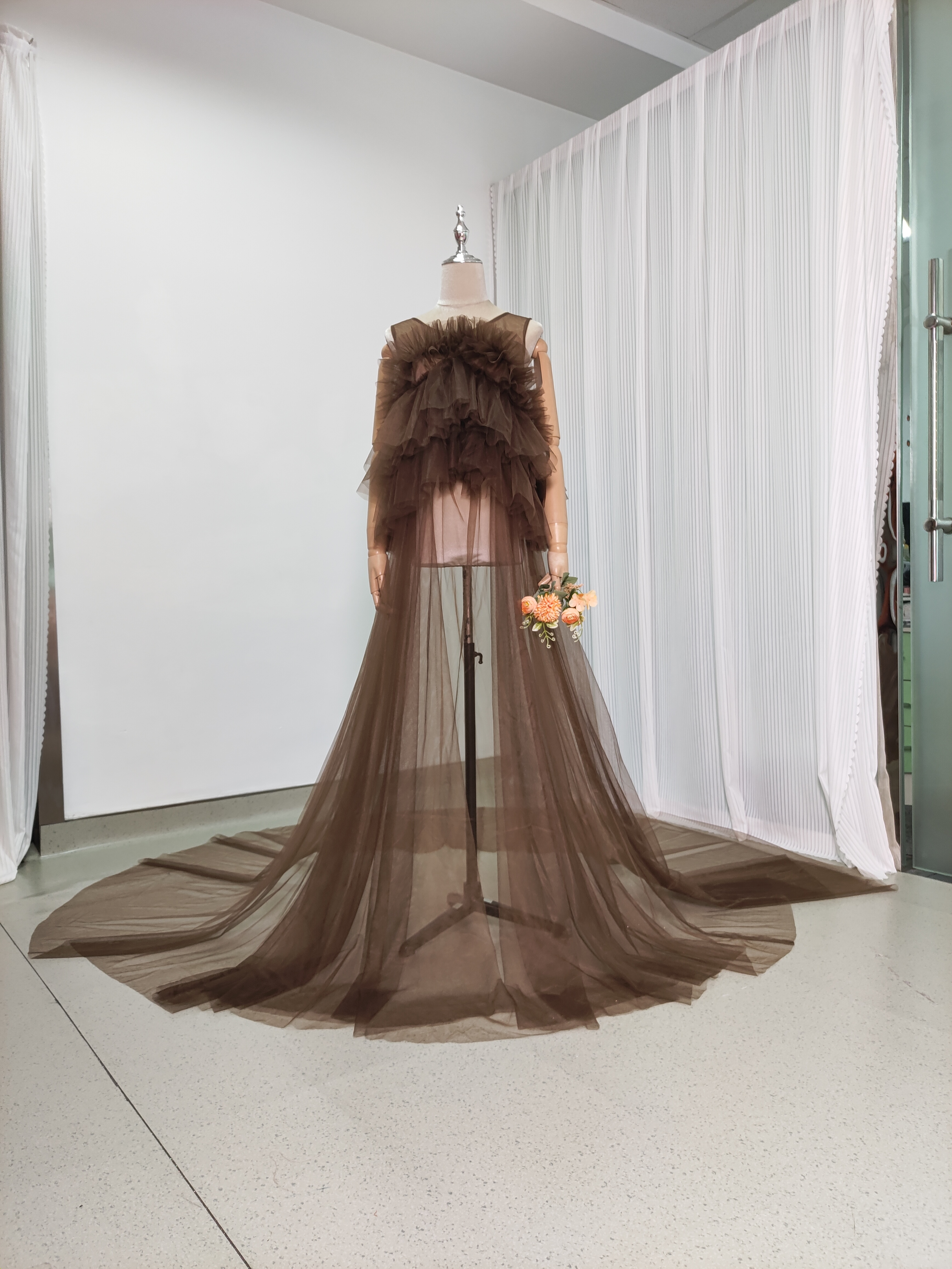 オーバードレス コーヒーの色 キャミソール 胸元フリル ソフトチュール 妊婦 前撮り 2次会