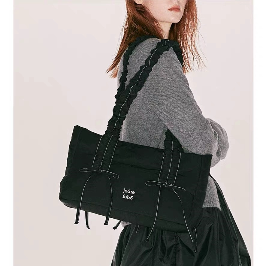 BUTTERFLY MINI BAG　トート　レディース　韓国人気アイテム　韓国人気商品　韓国アイドル　リボン　バレエコア 8,760円