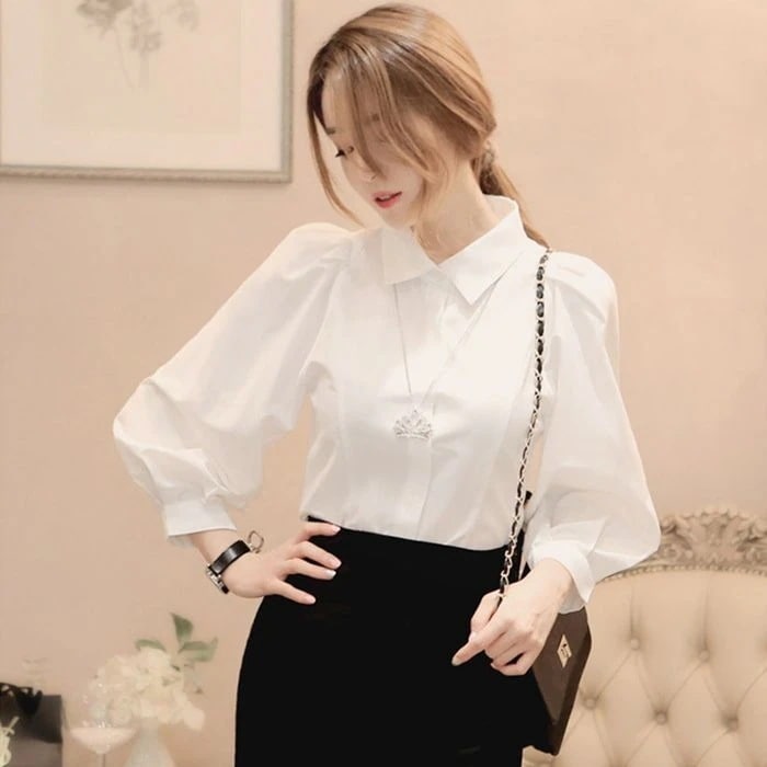 トップス シャツ ブラウス 袖あり 長袖 襟付き シャツカラー スリム デザイン ボタン 美ライン ニュアンス かわいい 大人可愛い きれいめ シンプル カジュアル 大人 上品 おしゃれ お洒落