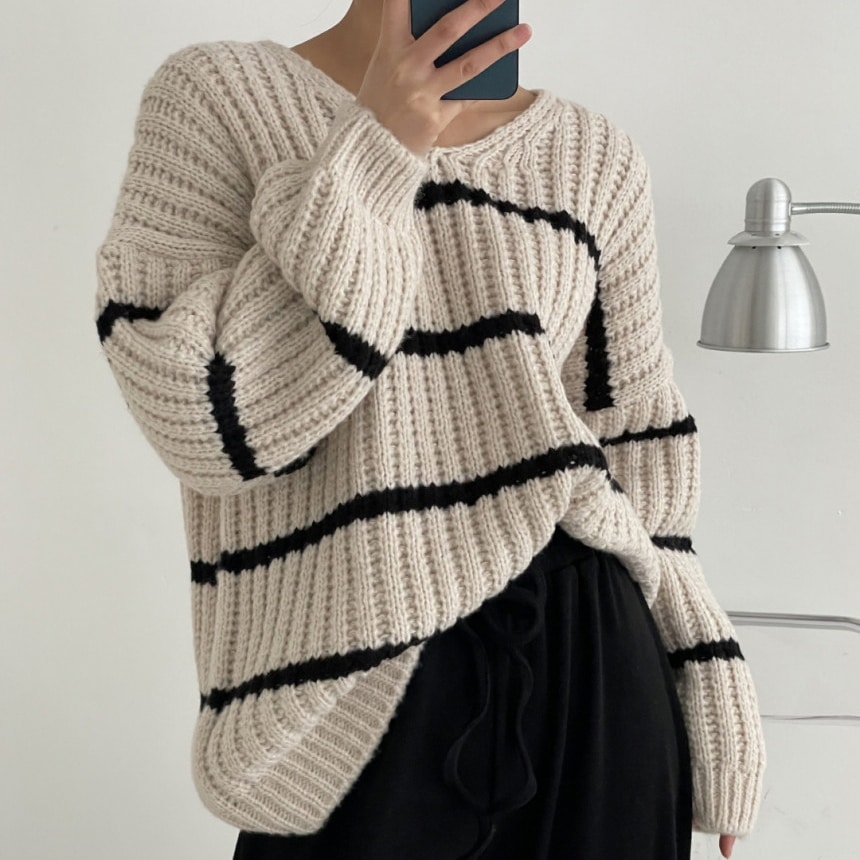 OH0048 Vネック オーバーサイズ ボーダーニット