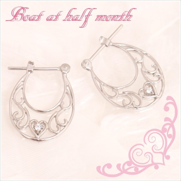 小さな恋の贈り物 Boat at half moon K10ホワイトゴールド天然ダイヤモンドオープンハートムーンシップモチーフピアス 発送目安：２３週間