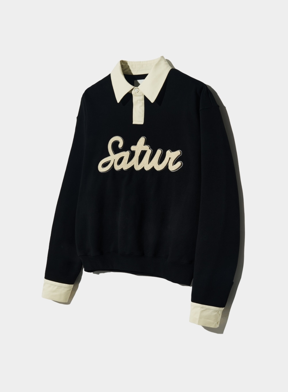 【SATUR】 APPLIQUE LOGO CUFFS SWEATSHIRTS : RESORT BLACK