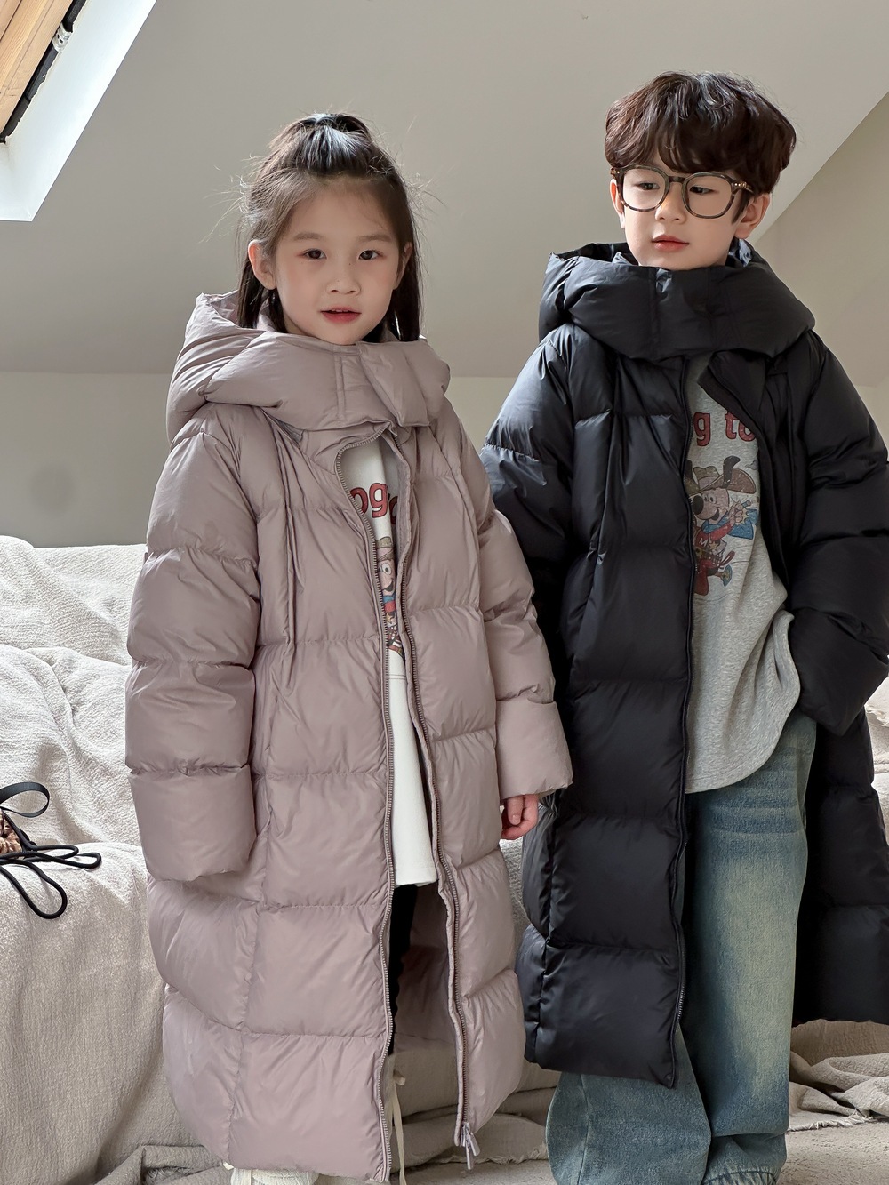 子供用ダウンジャケット2024冬男女用子供用純色ミディアムダウンコート子供用厚手連帽ダウンジャケット
