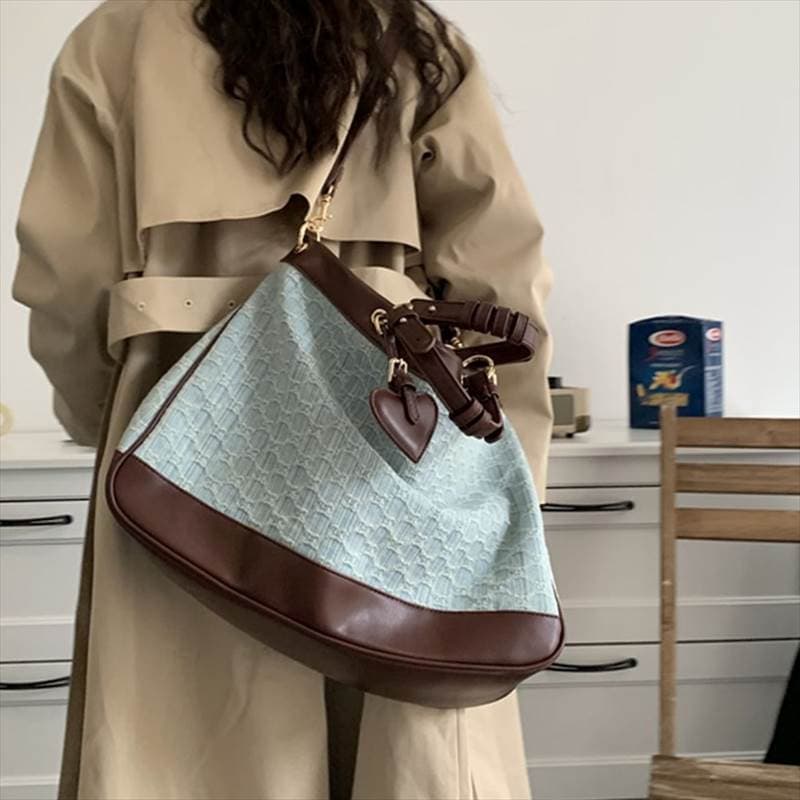 トートバッグ ショルダーバッグ ハート 刺繍 デニム 切り替え 肩掛け 大容量 大きめ PU レザー 革 手提げ 斜めがけ バック カバン 鞄 高見え 通勤 ビジネス 横長 A4 旅行 レトロ バイカ