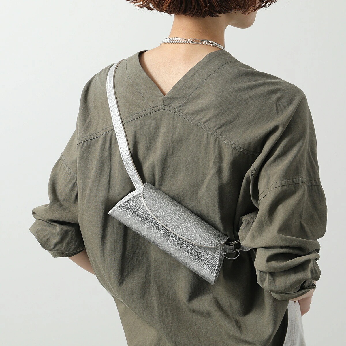 AULENTTI オウレンティ ショルダーバッグ SS23-Y02-MINI クロスボディ ハンドバッグ ポシェット ミニバッグ レザー 鞄 SILVER 【mega】