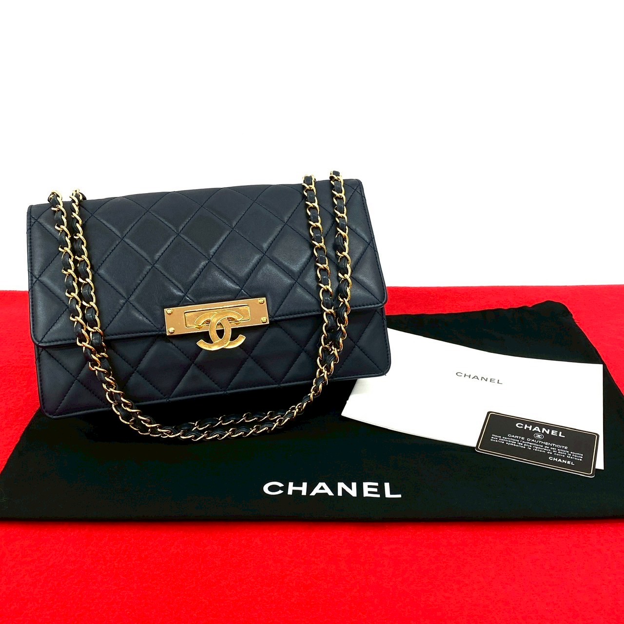 マトラッセ ココマークショルダーバッグ ラムスキン ネイビー 30691 217,900円