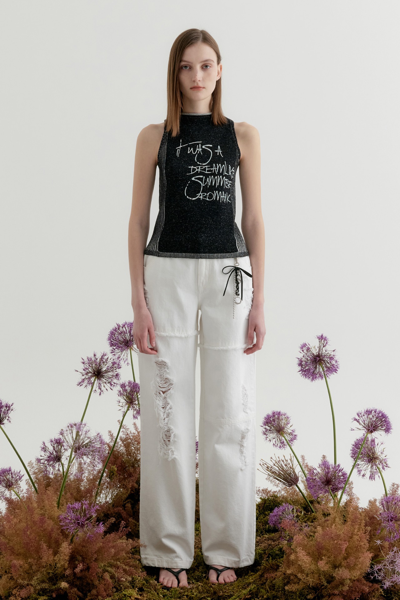 【YUSE】 DISTRESSED WIDE DENIM PANTS : WHITE