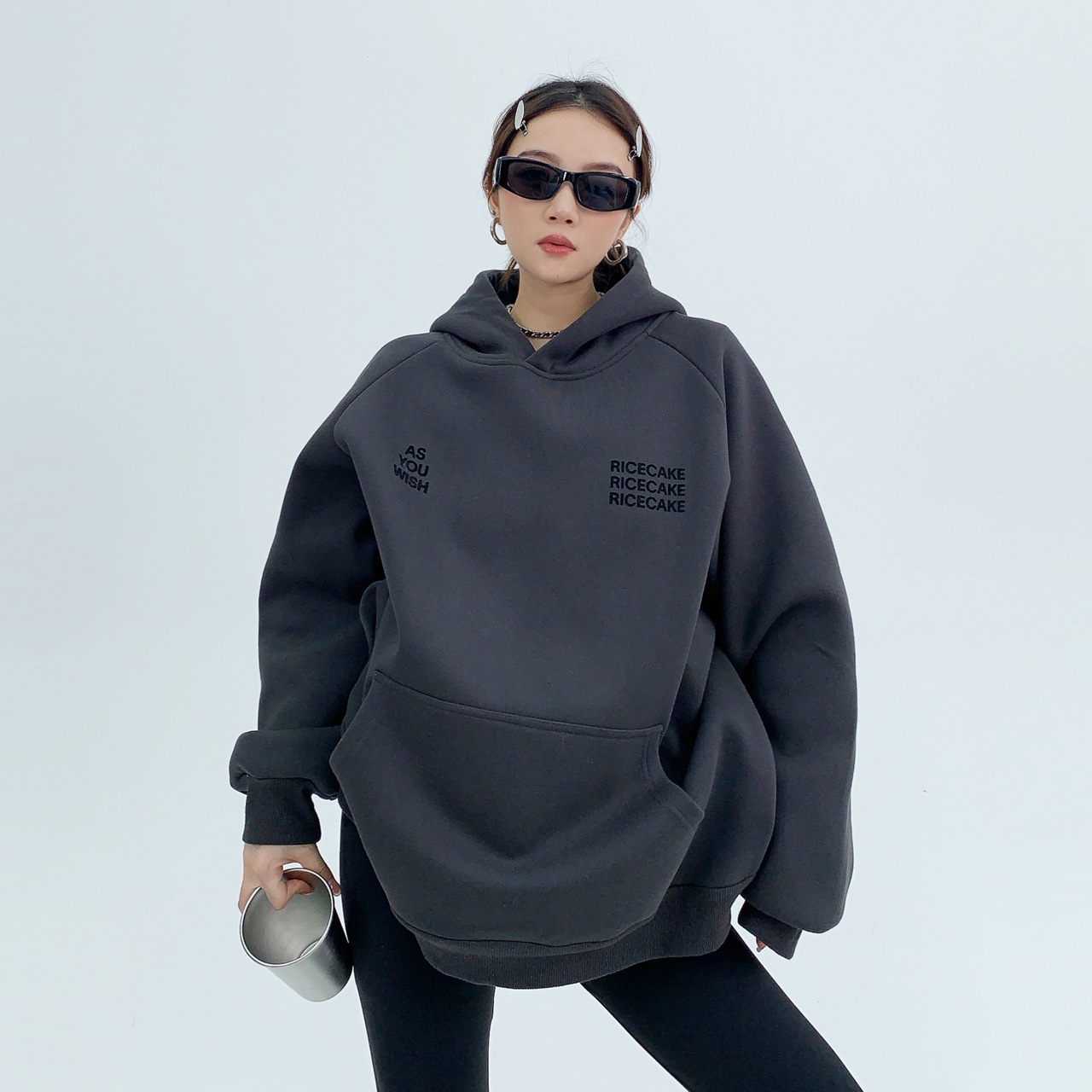 バックロゴ スウェットパーカー オーバーサイズ レディース トップス プルオーバー フード ストリート コットン かわいい シンプル カジュアル おしゃれ ルーズ ロゴ 秋 冬 通勤 デート お出かけ