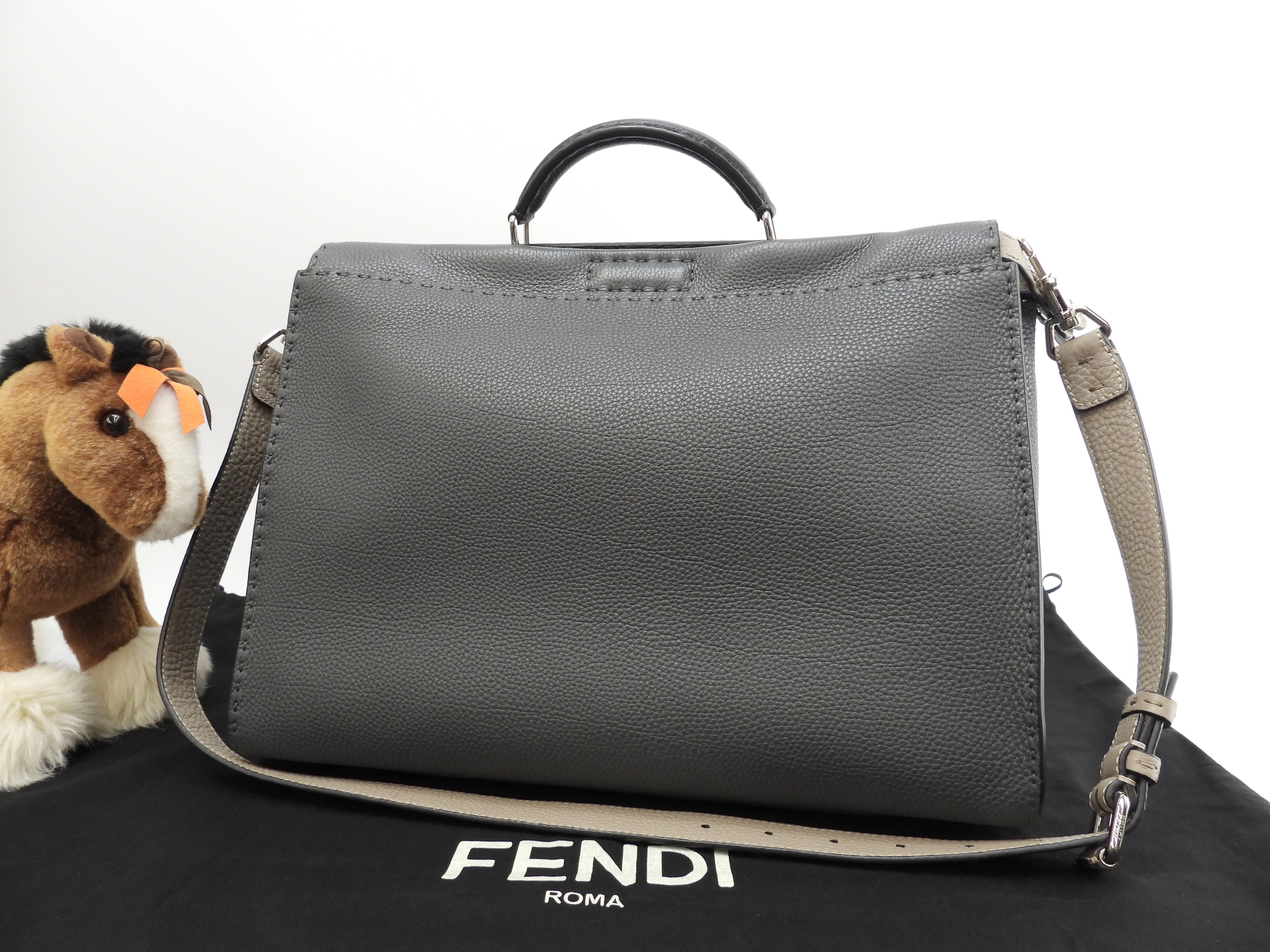 ピーカブー大 セレリアレザー灰 メンズハンドバッグ ビジネスバッグ 新品同様@ 2