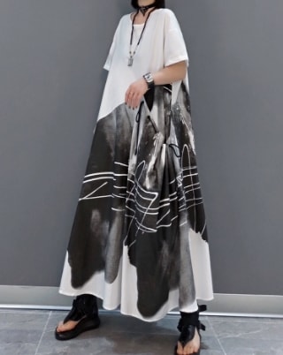 レディース ワンピース ロング マキシ 半袖 ラウンドネック 襟なし フレア Aライン 裾ワイド カジュアル おしゃれ かっこいい ラフ ルーズ 個性的 クール モード系 エレガント モダン 主役級