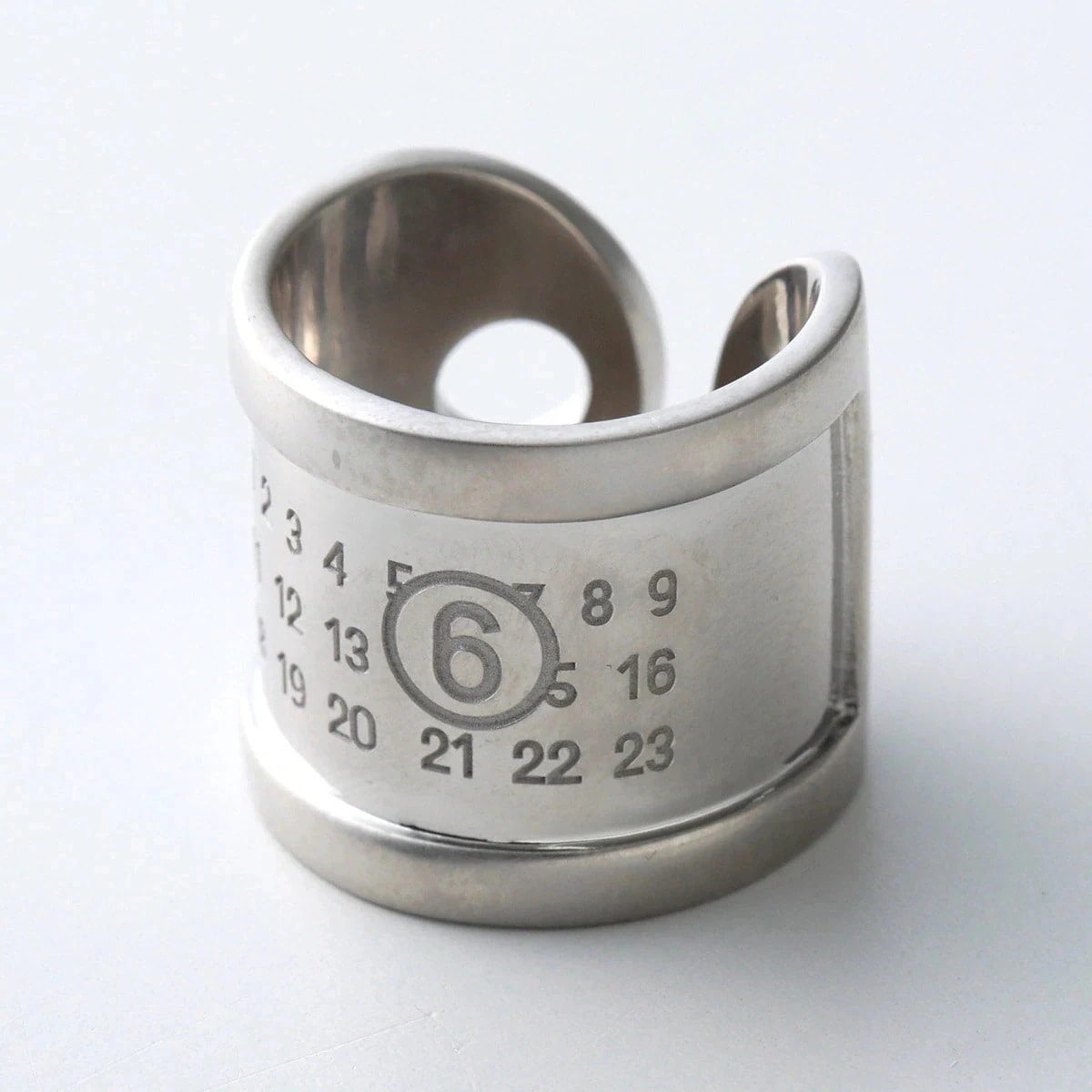 MM6 エムエムシックス メゾンマルジェラ リング SM6UQ0084 P7210 レディース ブラス ナンバリング ロゴ アクセサリー 指輪 952 SM6U