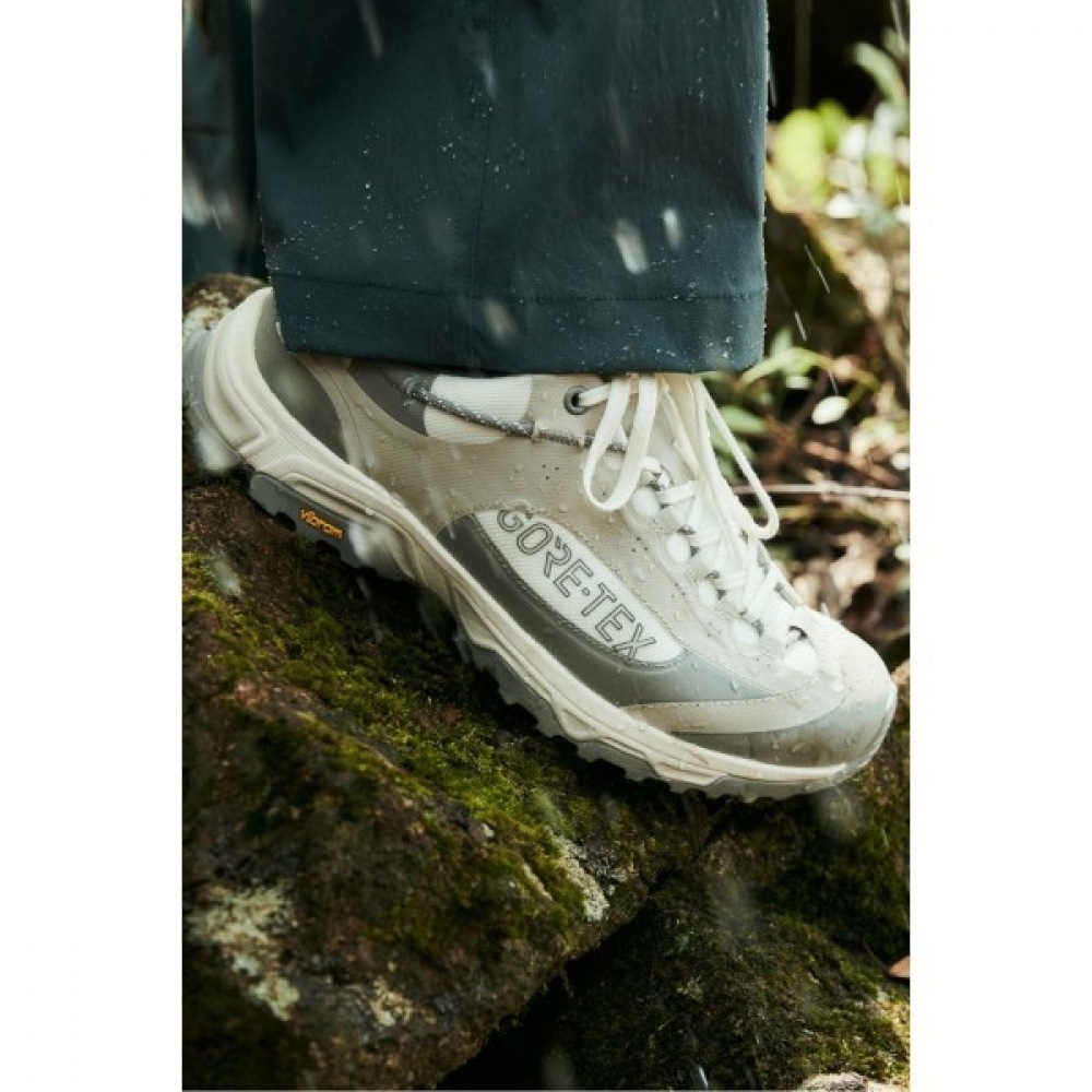 コオロンスポーツ MOVEINVISIBLE ユニセックス ハイキングシューズ