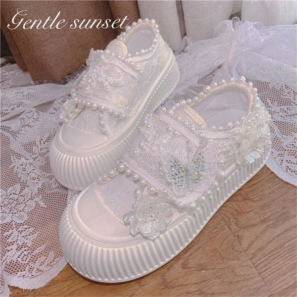 レディース スニーカー かわいい おしゃれ 花 フラット 厚底 安定 歩きやすい キラキラ 派手 クリア 食事会 可愛い ホワイト 母親 イベント ママ 美人 きれいめ オシャレ エレガント 女子旅