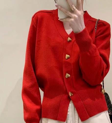 トップス ニットソー カーディガン 袖あり 長袖 Vネック ストレート 前開き ハート形ボタン かわいい 大人可愛い きれいめ シンプル カジュアル 大人 上品 おしゃれ 大人女子 こなれ感 ラブリー