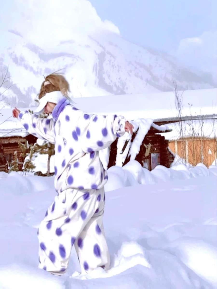 スノーボードウェア 2024 2025 上下セット レディース メンズ 防水15000 ジャケット アウター パンツ ドット柄 スノボー スキーウェア スノボウェア 韓国風 防水防寒防雪保温防風